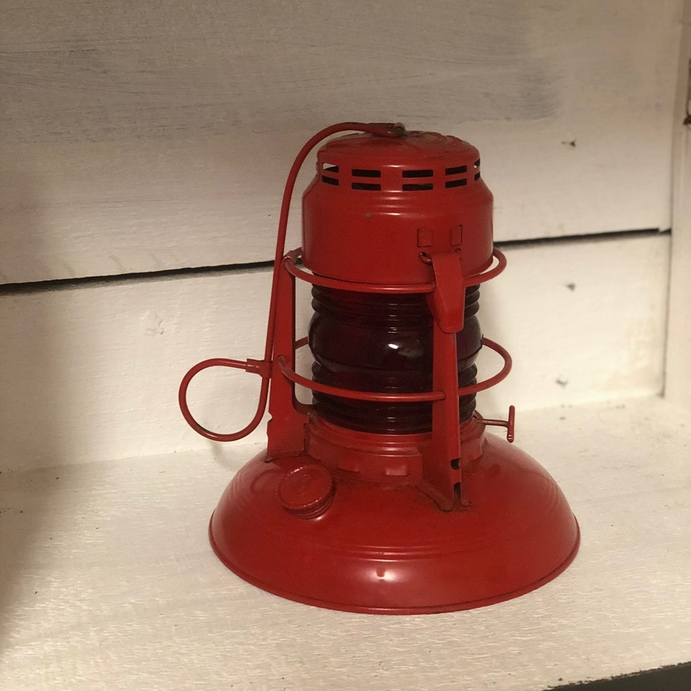 Antique railway Lantern. Dietz no.40